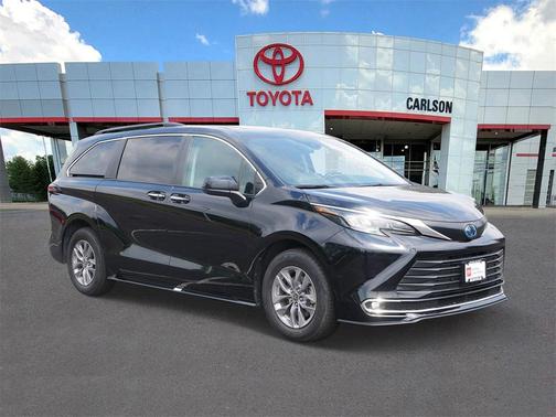 2024 Toyota Sienna XLE 8 Passenger