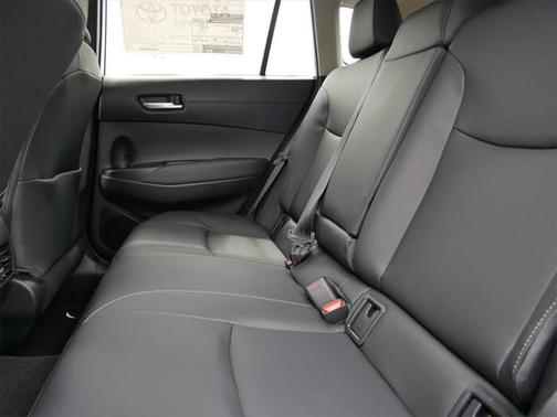 2025 Toyota Corolla Cross XLE