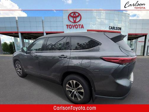 Magnetic Gray Metallic 2021 Toyota Highlander Hybrid XLE