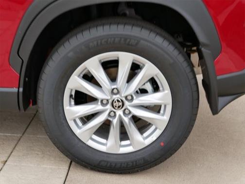 2025 Toyota Corolla Cross LE