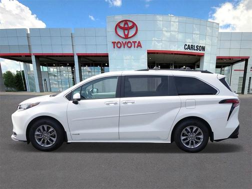 2021 Toyota Sienna XLE
