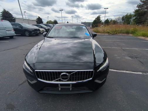 2022 Volvo S60 Recharge Plug-In Hybrid T8 Inscription