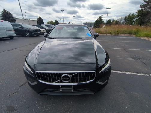 2022 Volvo S60 Recharge Plug-In Hybrid T8 Inscription