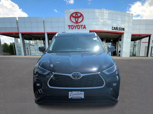 Midnight Black Metallic 2023 Toyota Highlander XLE