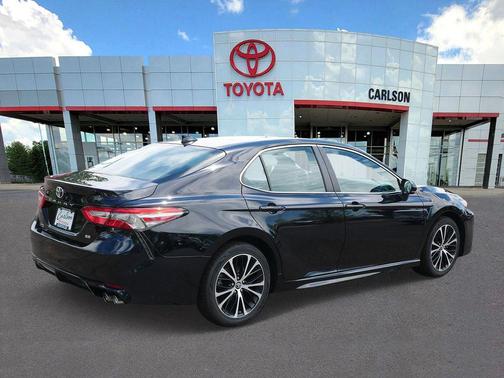 Midnight Black Metallic 2019 Toyota Camry SE