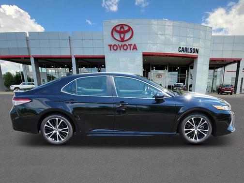 Midnight Black Metallic 2019 Toyota Camry SE