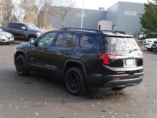 2022 GMC Acadia AT4