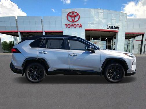 2022 Toyota RAV4 Hybrid SE