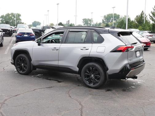 2022 Toyota RAV4 Hybrid SE