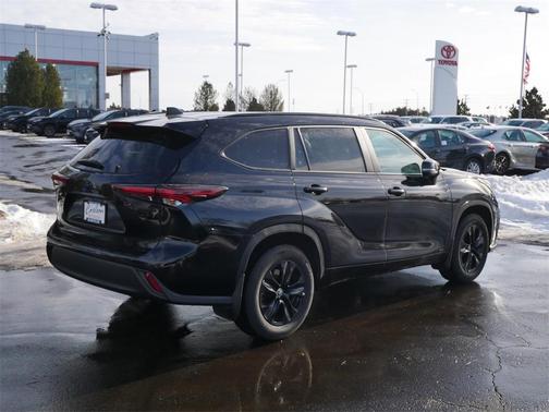 2024 Toyota Highlander Hybrid XLE