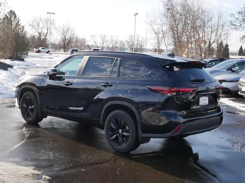 2024 Toyota Highlander Hybrid XLE