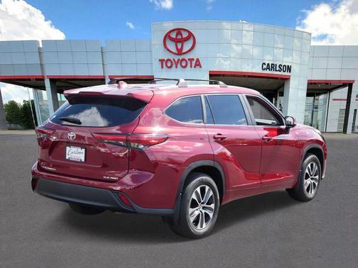 Ruby Flare Pearl 2023 Toyota Highlander XLE