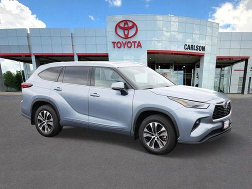 2022 Toyota Highlander Hybrid XLE