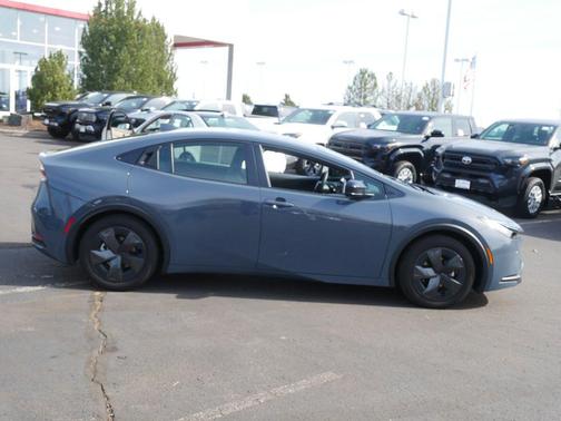 2025 Toyota Prius LE