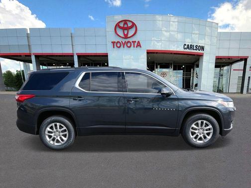 Graphite Metallic 2019 Chevrolet Traverse LT Cloth