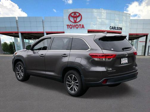 Predawn Gray Mica 2019 Toyota Highlander XLE