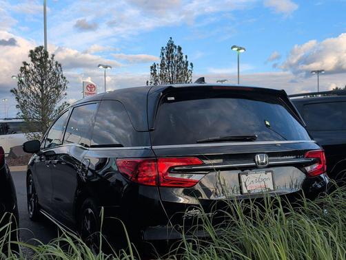 Crystal Black Pearl 2023 Honda Odyssey Elite
