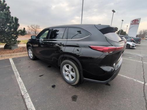 2020 Toyota Highlander LE