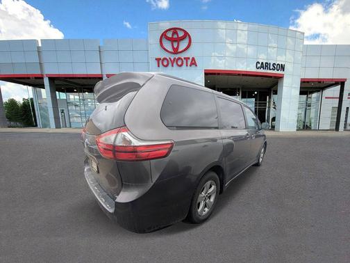 Predawn Gray Mica 2018 Toyota Sienna LE