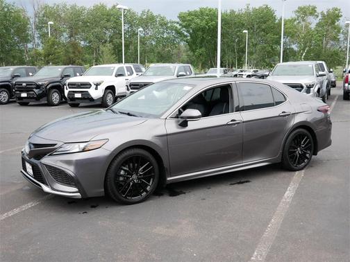 2022 Toyota Camry Hybrid XSE