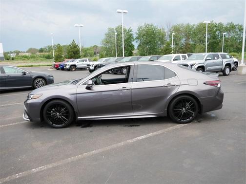 2022 Toyota Camry Hybrid XSE