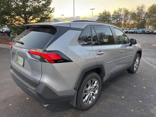 2020 Toyota RAV4 XLE Premium