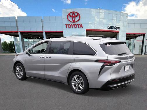 2022 Toyota Sienna Limited