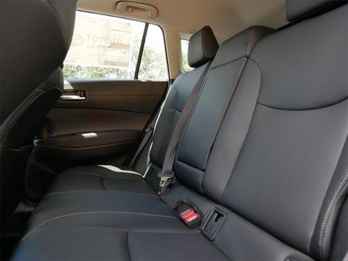 2025 Toyota Corolla Cross XLE