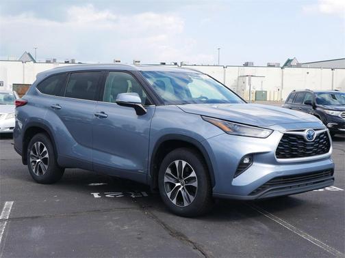 2022 Toyota Highlander Hybrid XLE