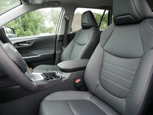 2025 Toyota RAV4 Hybrid XLE Premium