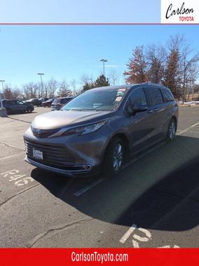 2023 Toyota Sienna Limited