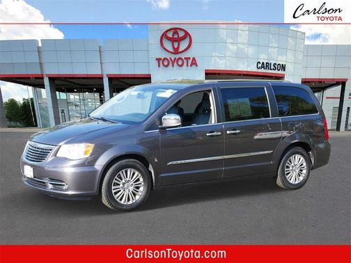 2016 Chrysler Town & Country Touring-L