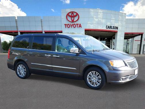 2016 Chrysler Town & Country Touring-L
