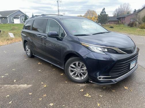 2023 Toyota Sienna XLE