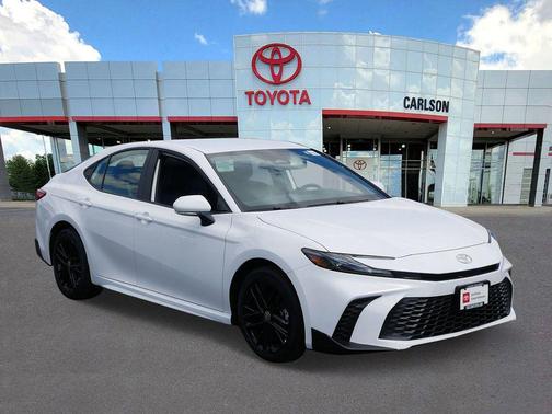 Ice 2026 Toyota Camry SE