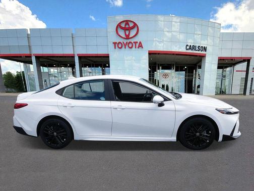 Ice 2026 Toyota Camry SE