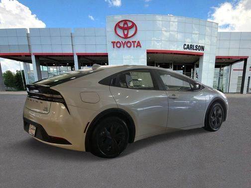 Pearl 2026 Toyota Prius Plug-In Hybrid SE