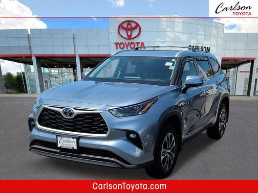 Moon Dust 2022 Toyota Highlander XLE