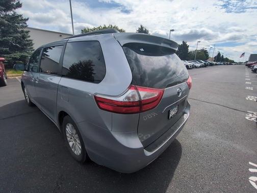 2017 Toyota Sienna XLE Premium