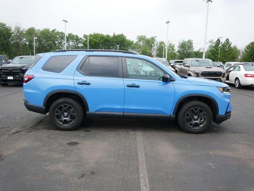 Diffused Sky Pearl 2024 Honda Pilot TrailSport
