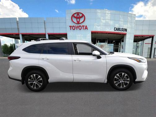 Wind Chill Pearl 2024 Toyota Highlander XLE