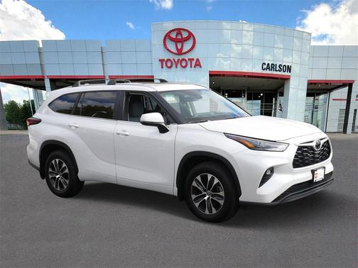 Wind Chill Pearl 2024 Toyota Highlander XLE