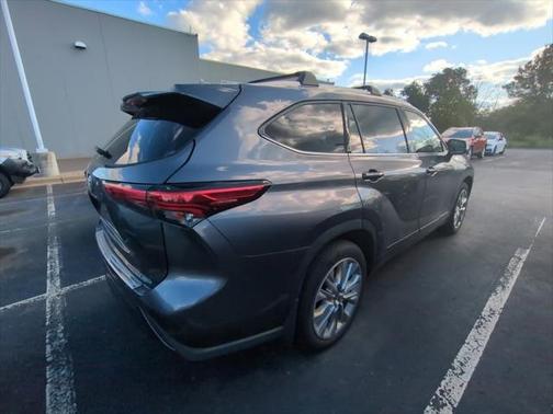 2022 Toyota Highlander Limited