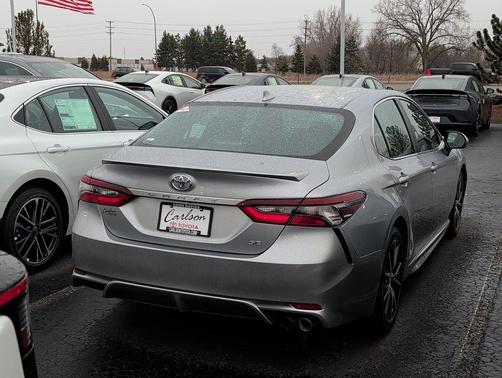 Celestial Silver Metallic 2023 Toyota Camry SE