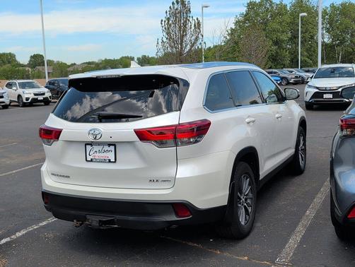 Blizzard Pearl 2019 Toyota Highlander XLE