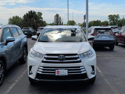 Blizzard Pearl 2019 Toyota Highlander XLE