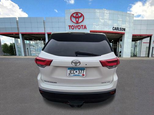 Blizzard Pearl 2019 Toyota Highlander XLE