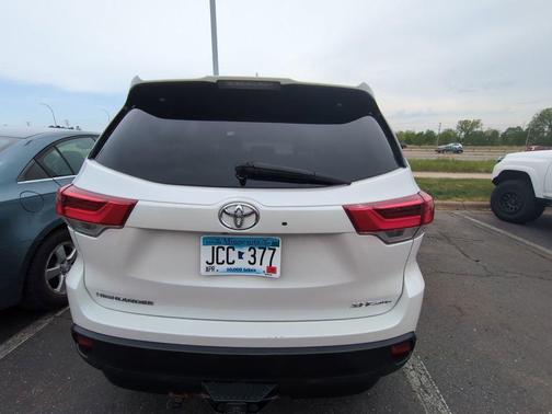 Blizzard Pearl 2019 Toyota Highlander XLE