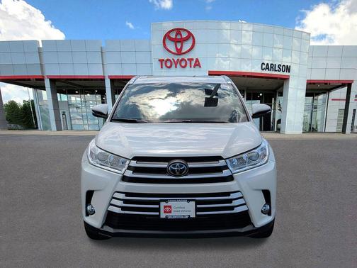 Blizzard Pearl 2019 Toyota Highlander XLE