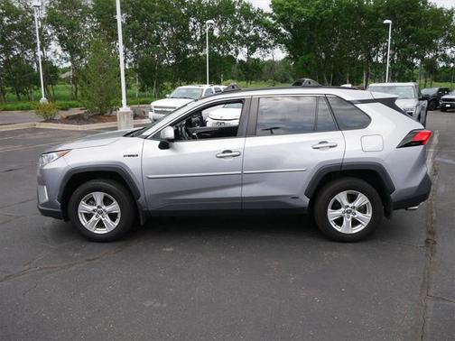 2021 Toyota RAV4 Hybrid XLE